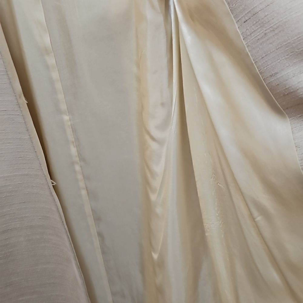 Vintage trench coat. Maker unknown size 12. Lt tan - Picture 4 of 5